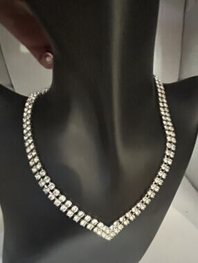 Vintage Celebrity NY Rhinestone V Shaped Necklace